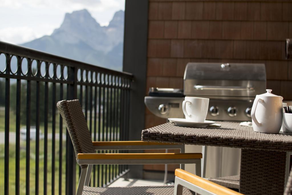 The Summit At Grande Rockies Hotel Canmore Exterior photo